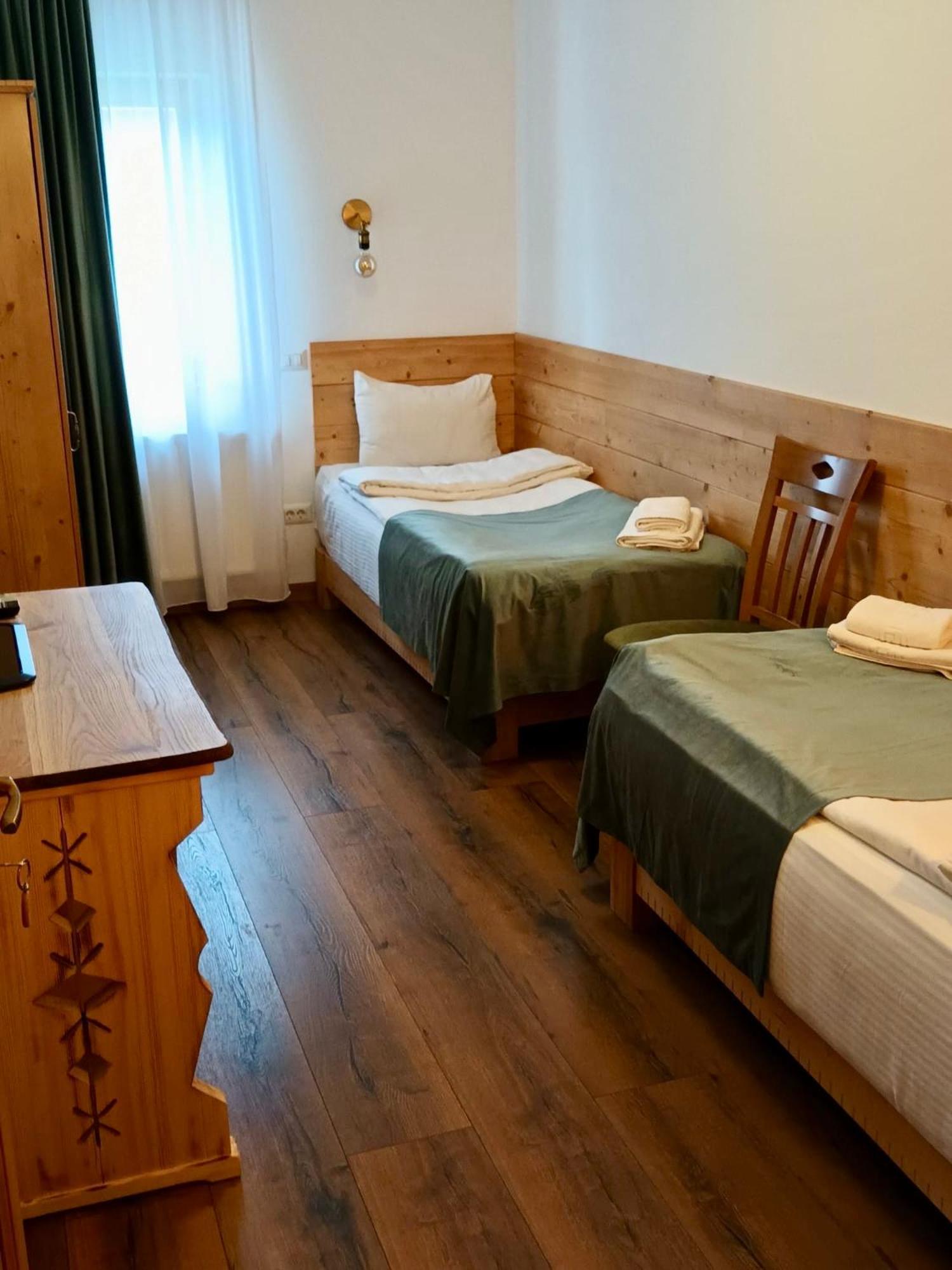Pensiunea Coronita Viseu de Sus Phòng bức ảnh